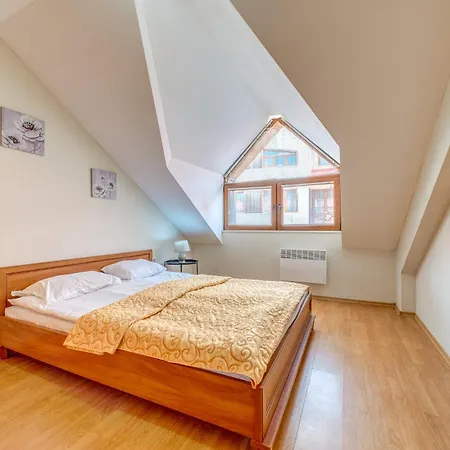 Two-bedroom Warm Mountain Hideout * Pamporovo