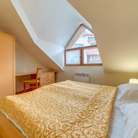 Two-bedroom Warm Mountain Hideout * Pamporovo