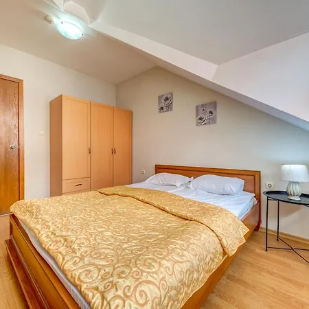 Two-bedroom Warm Mountain Hideout Apartamento *